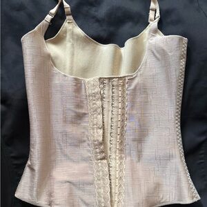 Stella’s corset - Waist clincher latex vest